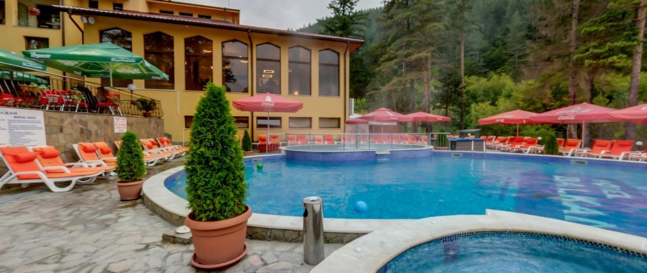 Balkan Hotel Chiflik Exterior foto